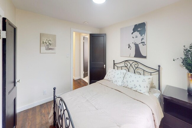 Building Photo - 2002 Ridgemont Rd