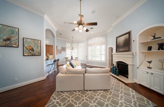 Building Photo - 5902 Garden Hills Dr