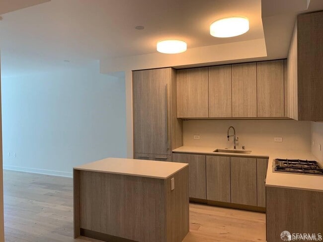 Building Photo - 318 Main St