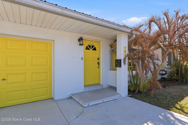 Building Photo - 705 Pelican Dr