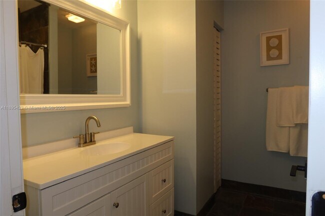 Building Photo - 8189 Sandpiper Way