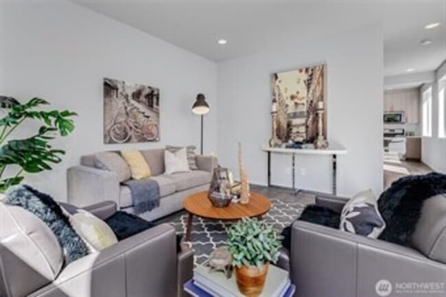 Building Photo - 732 26th Ave S