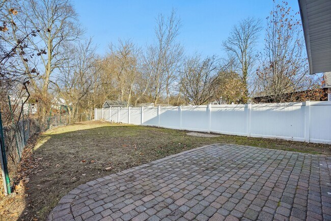 Building Photo - 11 Washington Ave