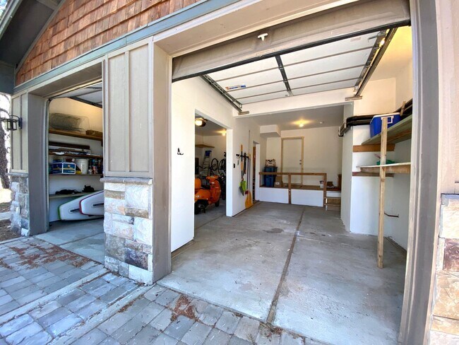 Building Photo - Short-Term Special $500 OFF First Month Rent | Short-Term Lease