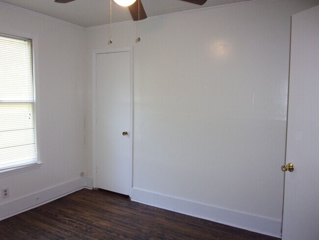 Building Photo - 202 Shurley St