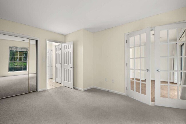 Building Photo - 3115 Pine Heights Dr NE