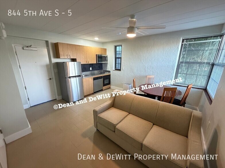 Building Photo - 1 Bed/1 Bath - Unit 5