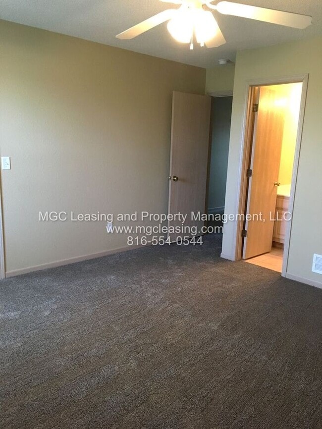 Building Photo - SOUTH GARDEN TOWNHOMES - Pet Friendly!