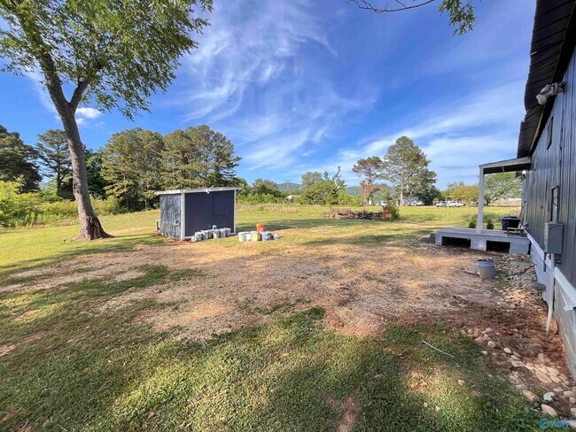 Building Photo - 123 Miller Ln