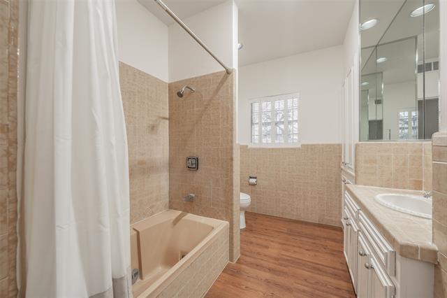 Building Photo - 6205 Greenway Rd