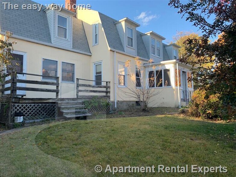 Building Photo - 80 Curtis St