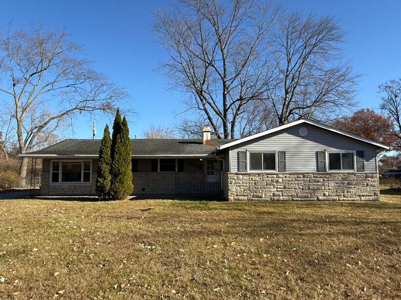 Primary Photo - 4918 Dwight Dr