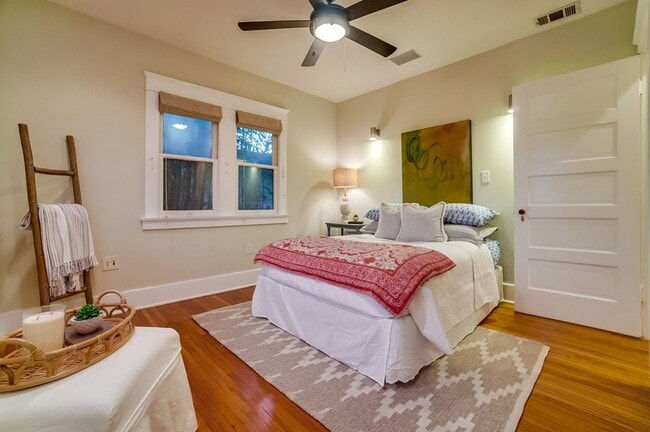 Building Photo - 3131 E Corto Pl