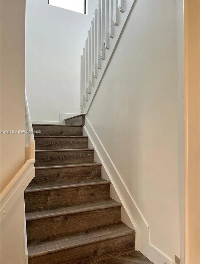 Building Photo - 3214 W 97th St