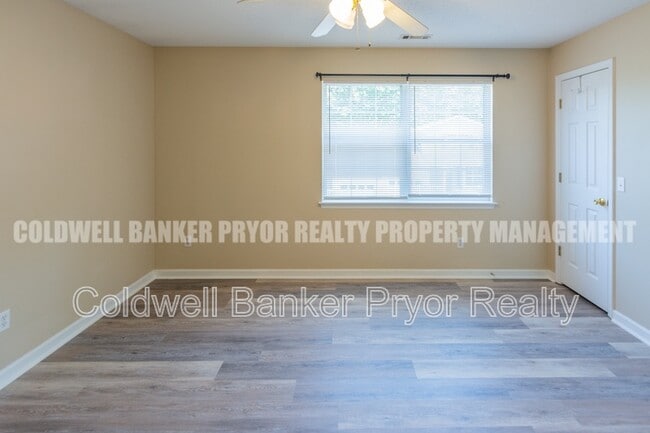 Building Photo - 1240 N Concord Rd