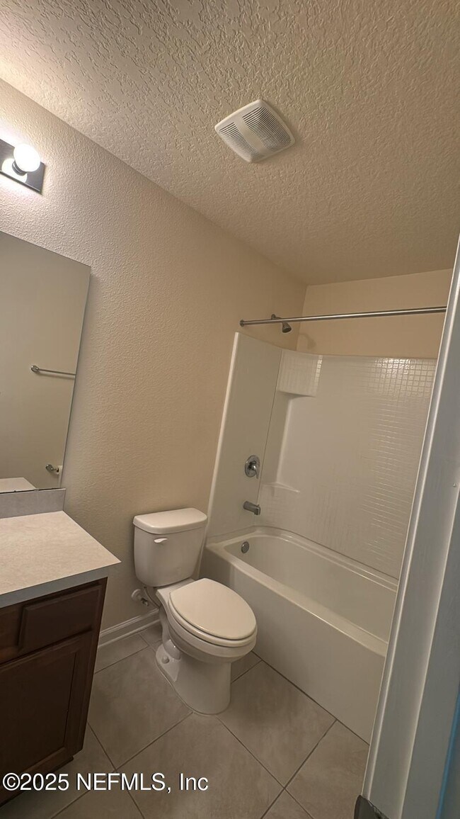 Building Photo - 9607 Mira Loma Dr