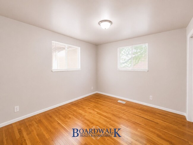 Building Photo - 1016 E 3825 S