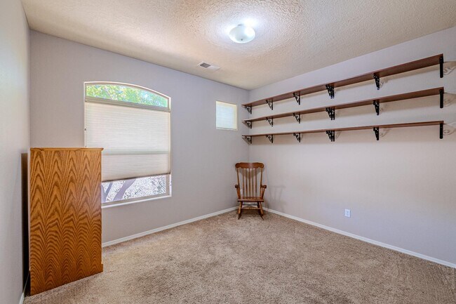 Building Photo - 1124 Calle Corvo NE