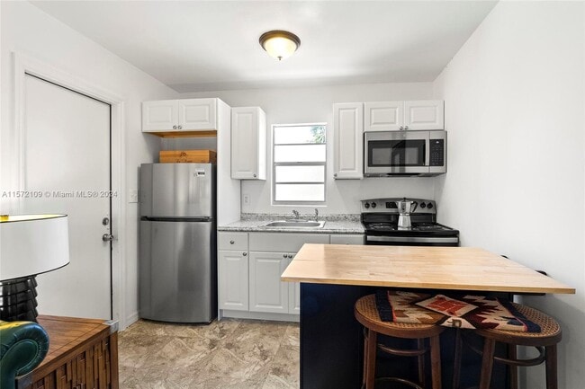 Building Photo - 637 37th St