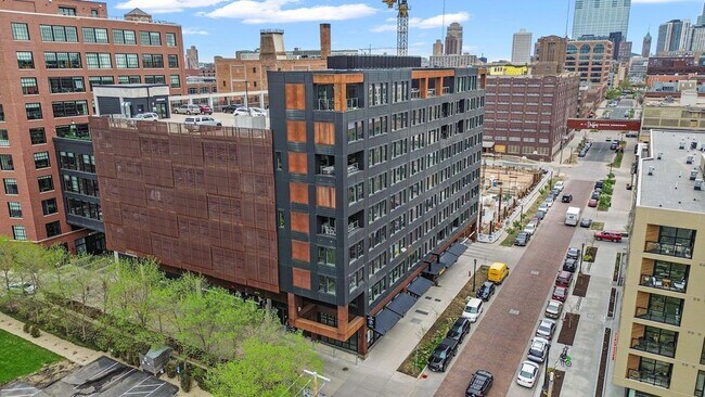 Building Photo - 728 N 3rd St