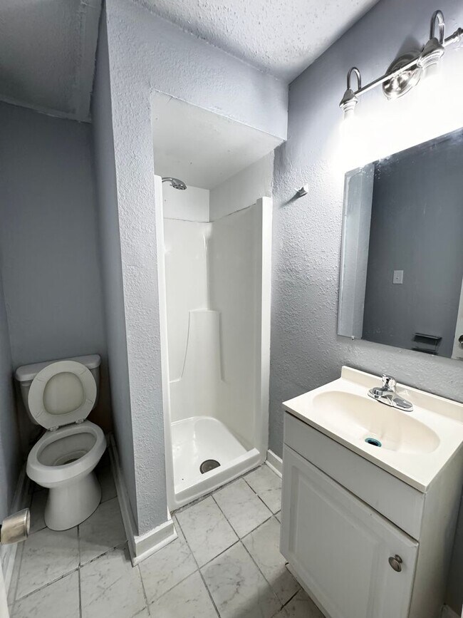 Building Photo - 307 Clairborne Ave