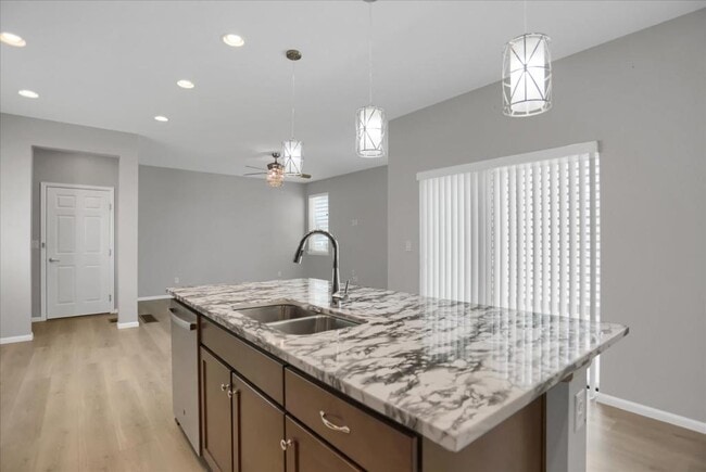 Building Photo - 18932 High Point Blvd