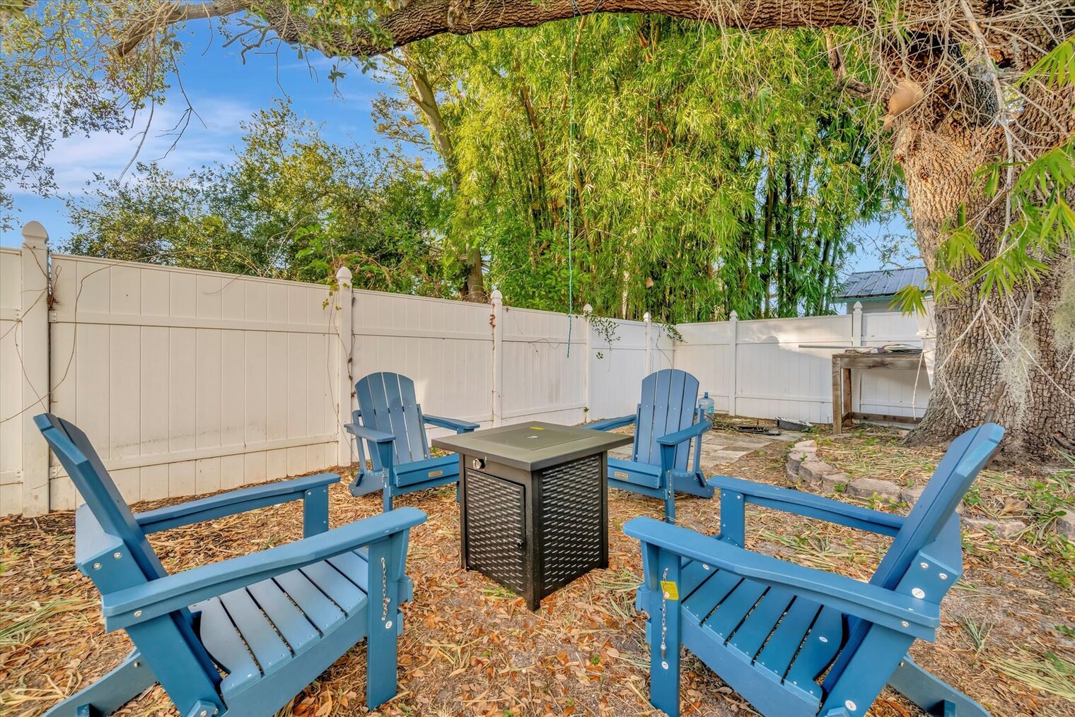 Building Photo - 207 6th St N