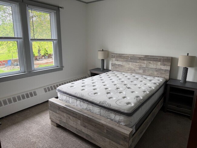 Building Photo - 1218 73rd St