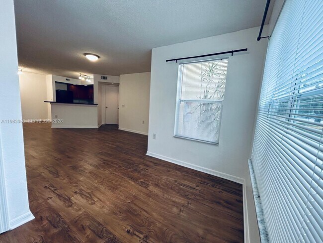 Building Photo - 12980 Vista Isles Dr