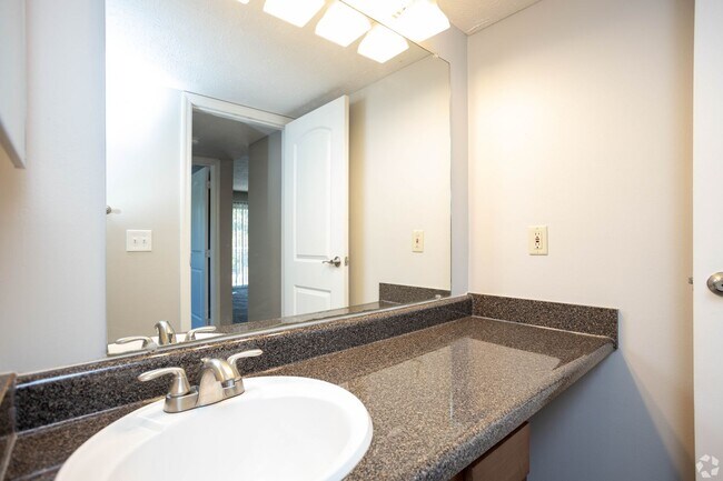 Building Photo - Spacious 1 Bedroom with a Den in Dublin!