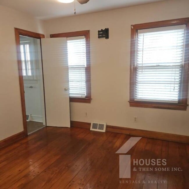 Building Photo - 813 Fox Squirrel Ridge Rd