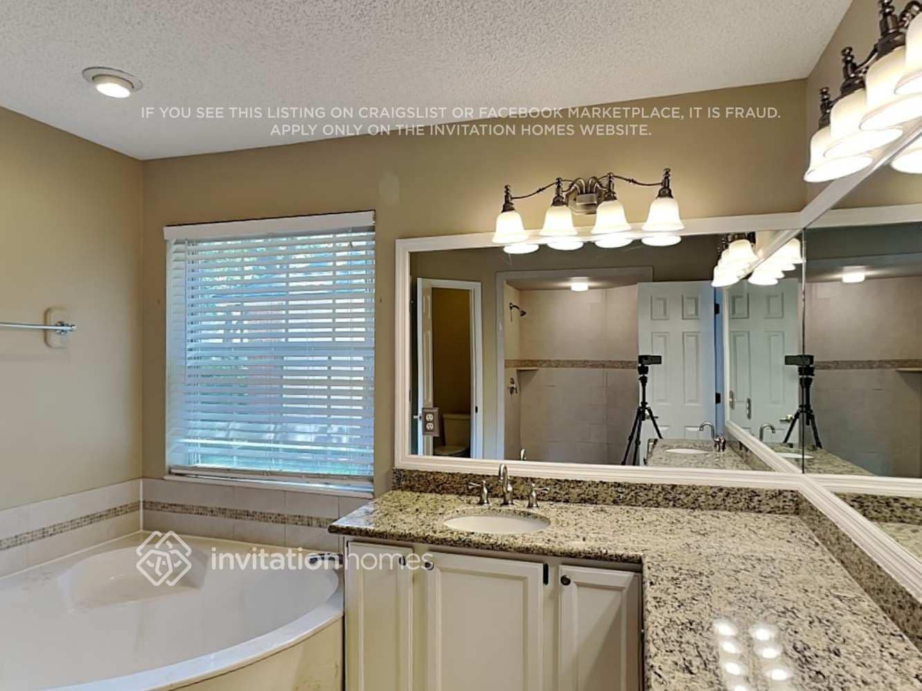 Building Photo - 11826 Clearwater Oaks Dr W