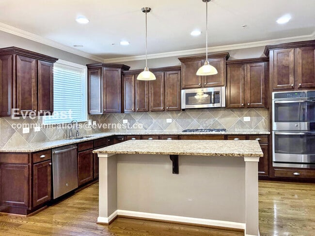 Building Photo - 8134 Villaggio Dr