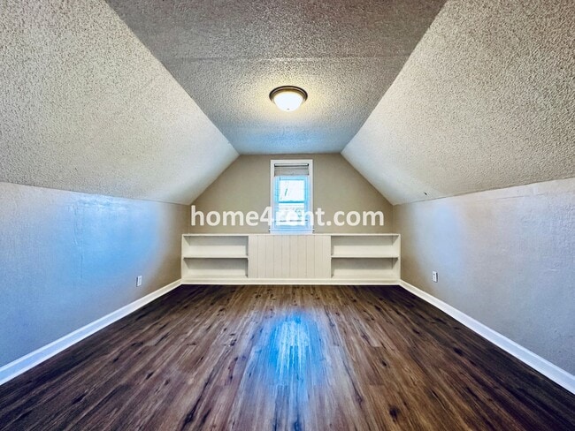 Building Photo - Adorable Home Featuring Wood Floors, SS Ap...