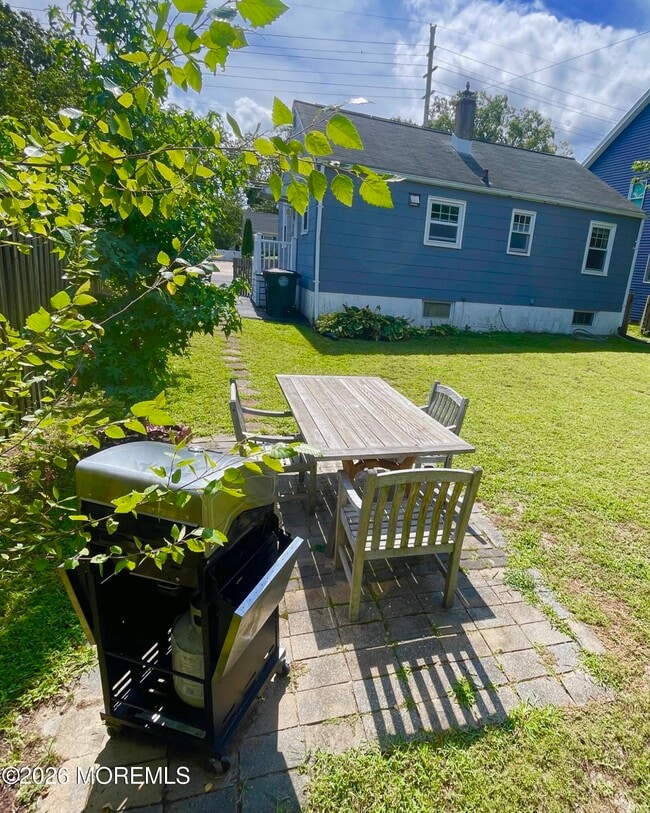 Building Photo - 1008 17th Ave