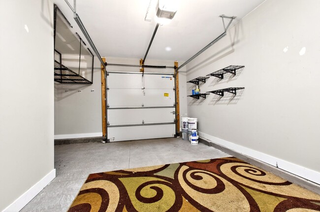 Building Photo - Modern 3BR Townhome in Millbank Village!