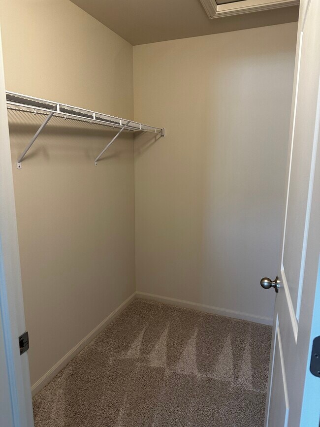 Walk-in Closet - 21979 Andover Dr