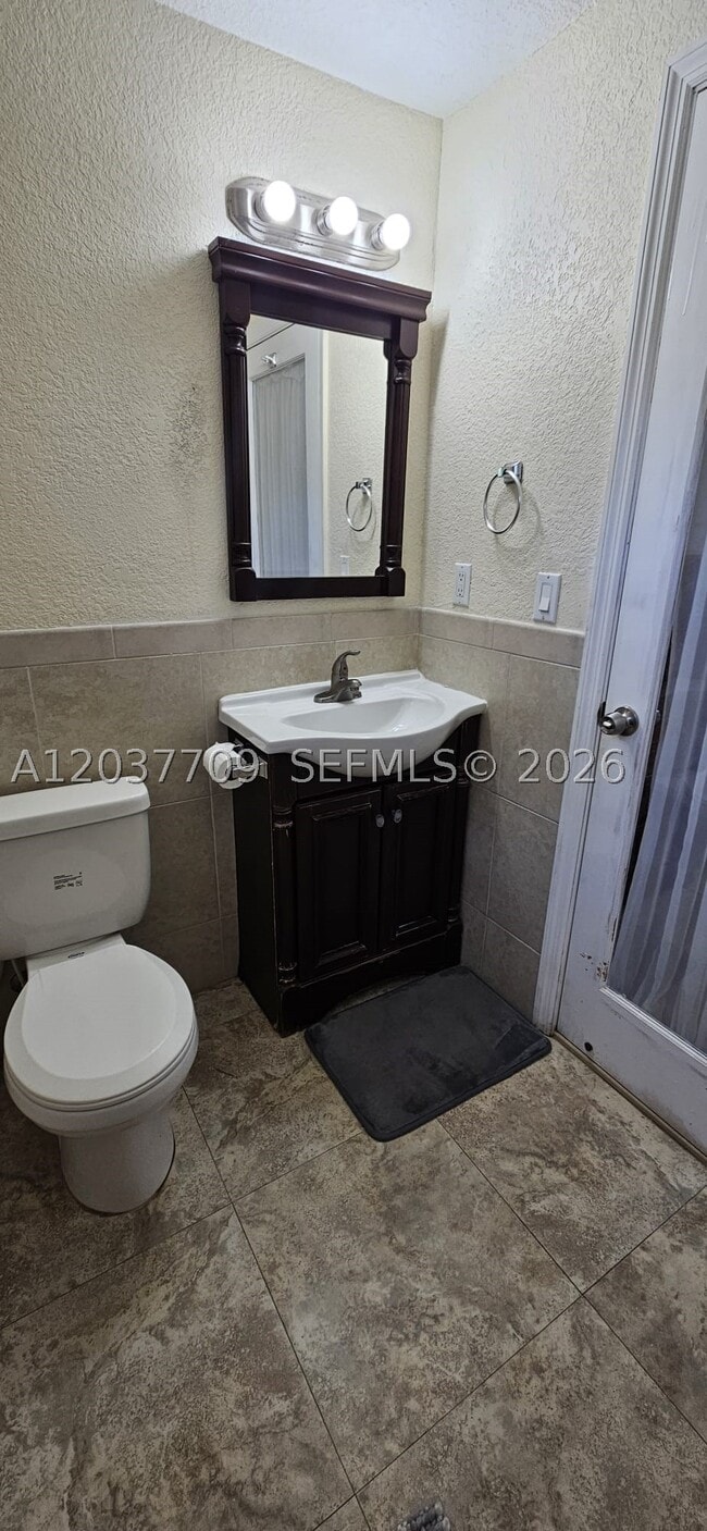Building Photo - 6510 SW 58th Pl