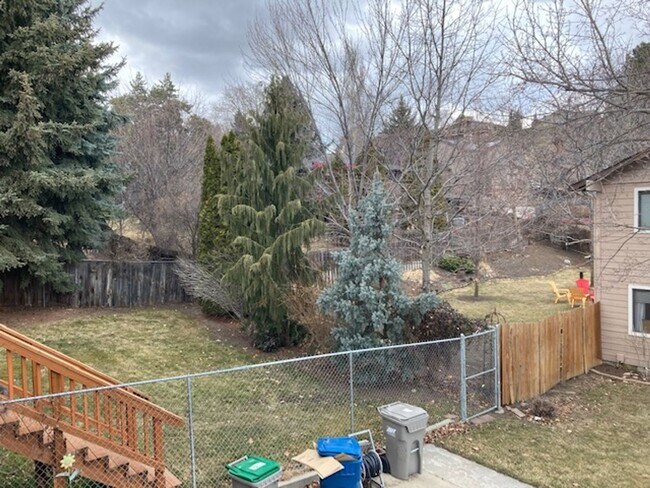 Building Photo - Large  house on the Boise bench with two m...