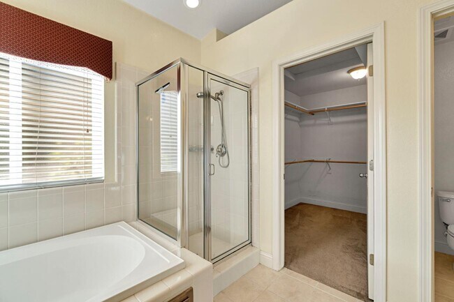Building Photo - 2157 S Eddy Ave