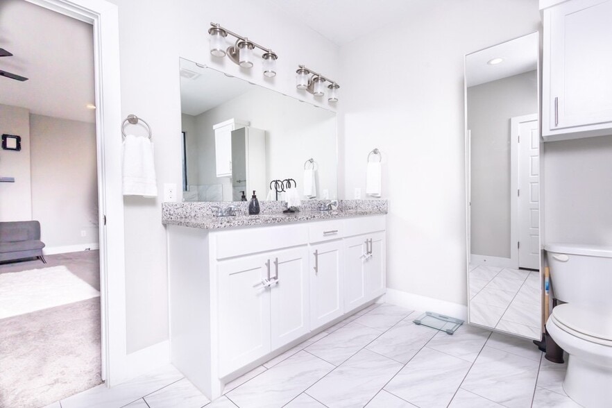 Building Photo - 4001 Abilene St