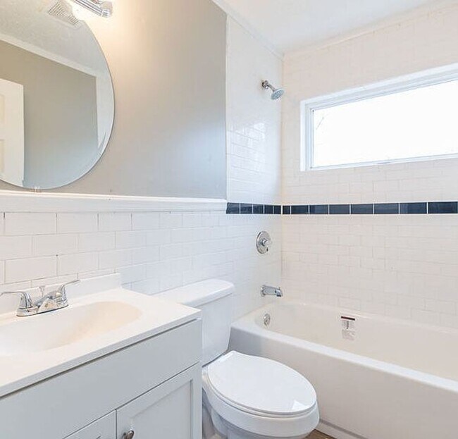 Building Photo - Spacious 4-Bedroom, 2-Bath Home with Garage, Side Parking & Private Backyard