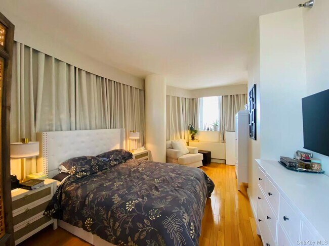 Building Photo - 133-38 Sanford Ave