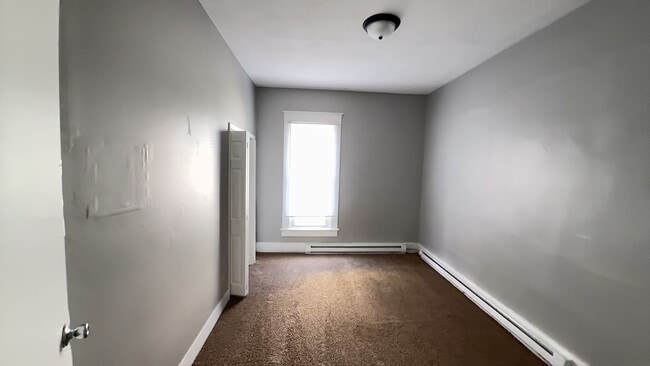 Building Photo - 111 S Dicks St