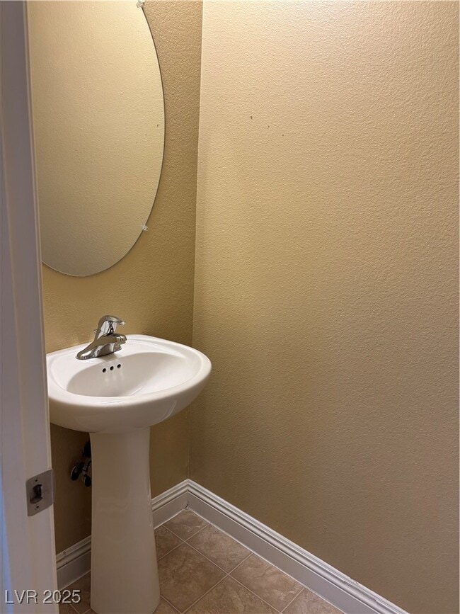 Building Photo - 9473 Alma Ridge Ave