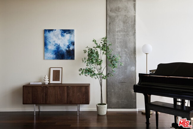 Building Photo - 1155 S Grand Ave