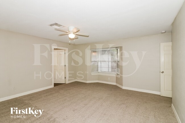 Building Photo - 15631 Cascade Point Dr