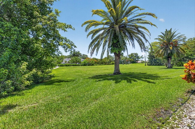Building Photo - 9264 Vista Del Lago