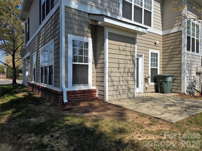 Building Photo - 15437 Coventry Ct Ln