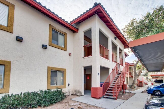 Building Photo - Spacious 2 Bed 2 Bath Tempe Condo - 1st Floor
